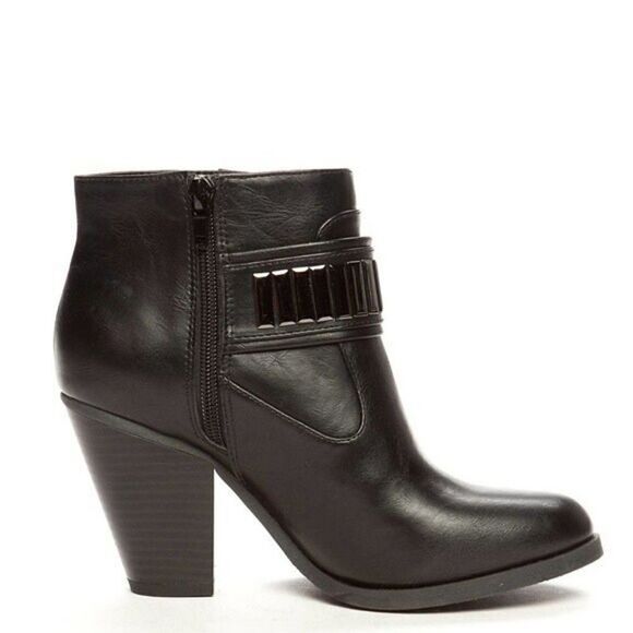 New! RAMPAGE Buckle Detail Women's Black Ankle Boots Booties Shoes NWB - Picture 3 of 8